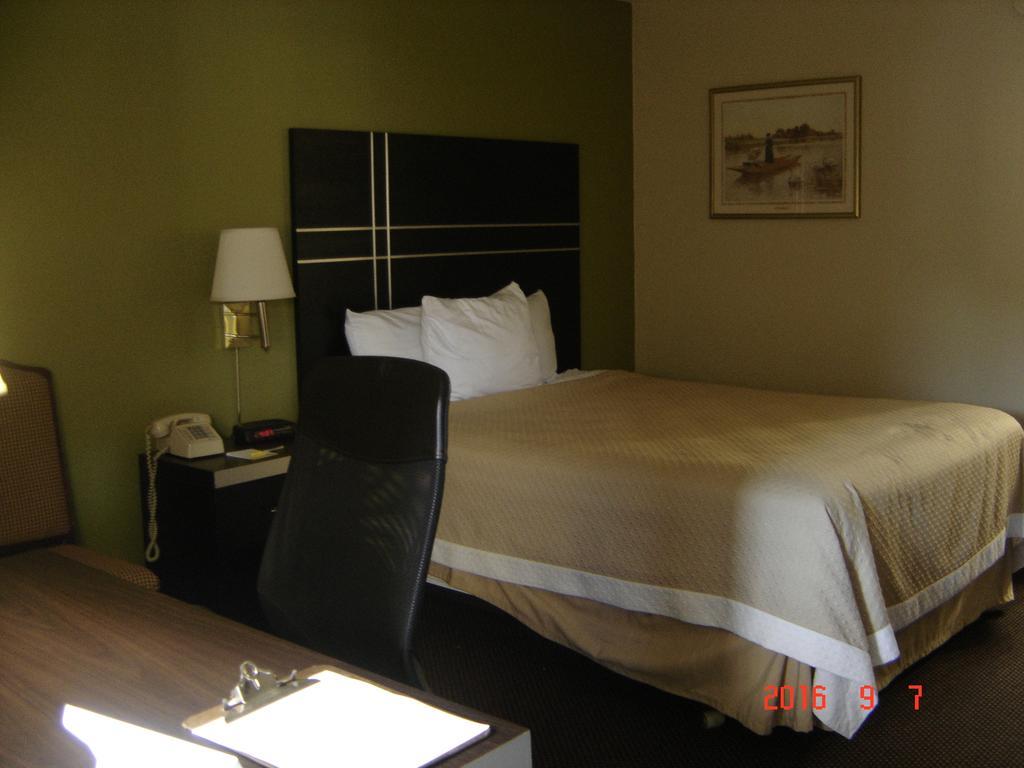 Days Inn Oil City Conference Center Luaran gambar